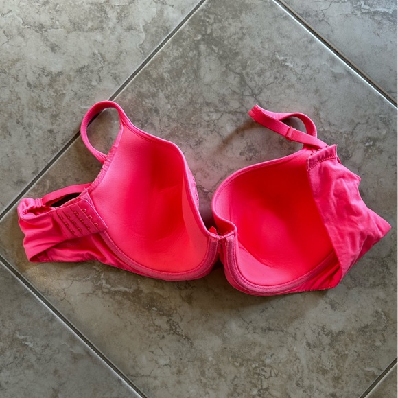 Victoria’s Secret bra like new - Picture 2 of 3